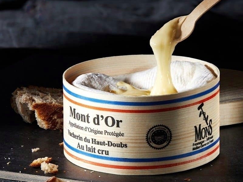 How to Eat Vacherin Mont d'Or? 