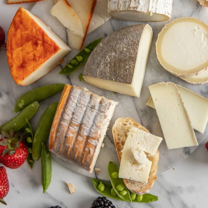 What Pairs Well With Pata Cabra Cheese?